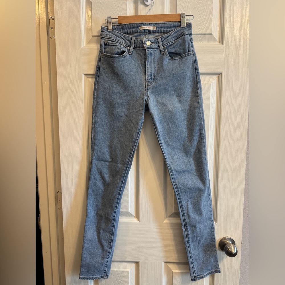 Levi’s 721 High Rise Skinny Jean size 27
